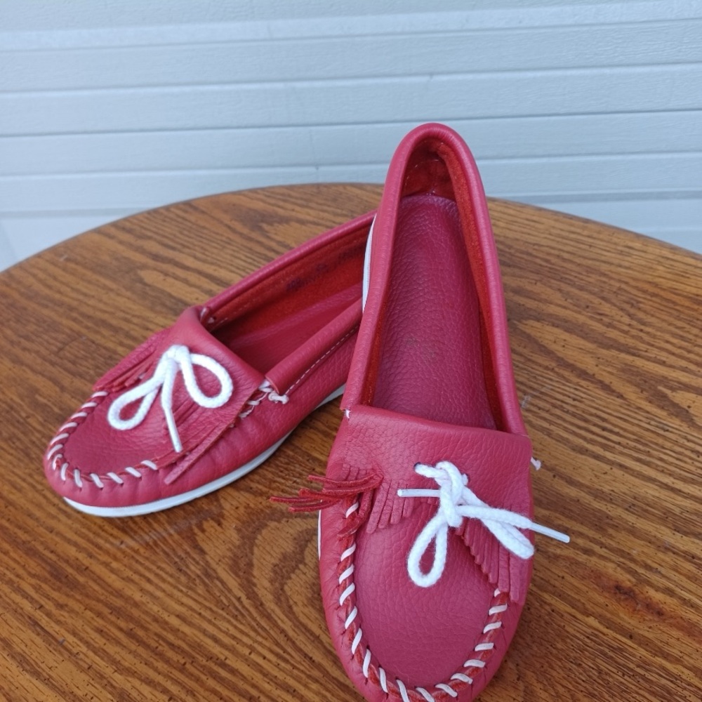 MINNETONKA RED LEATHER moccasins